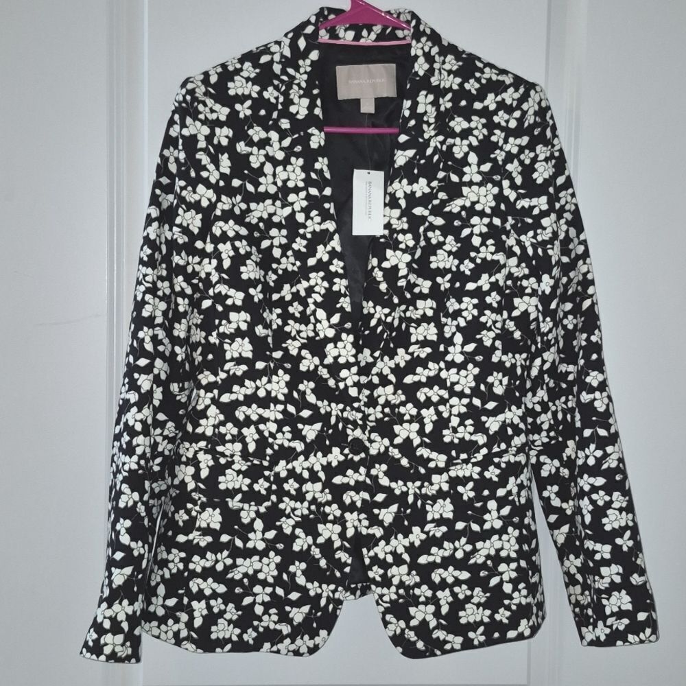 Banana Republic Floral black and white blazer Size 8 NWT